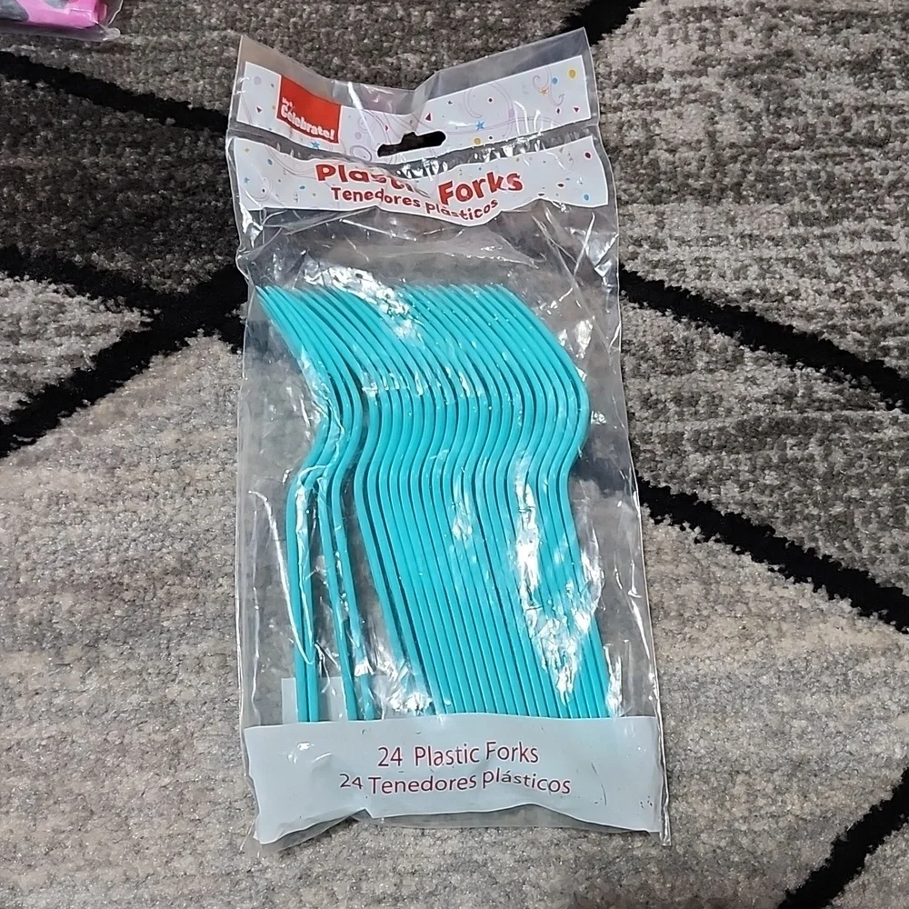 CREATIVE CONVERTING ANIMAL PRINT PARTY SUPPLY BUNDLE